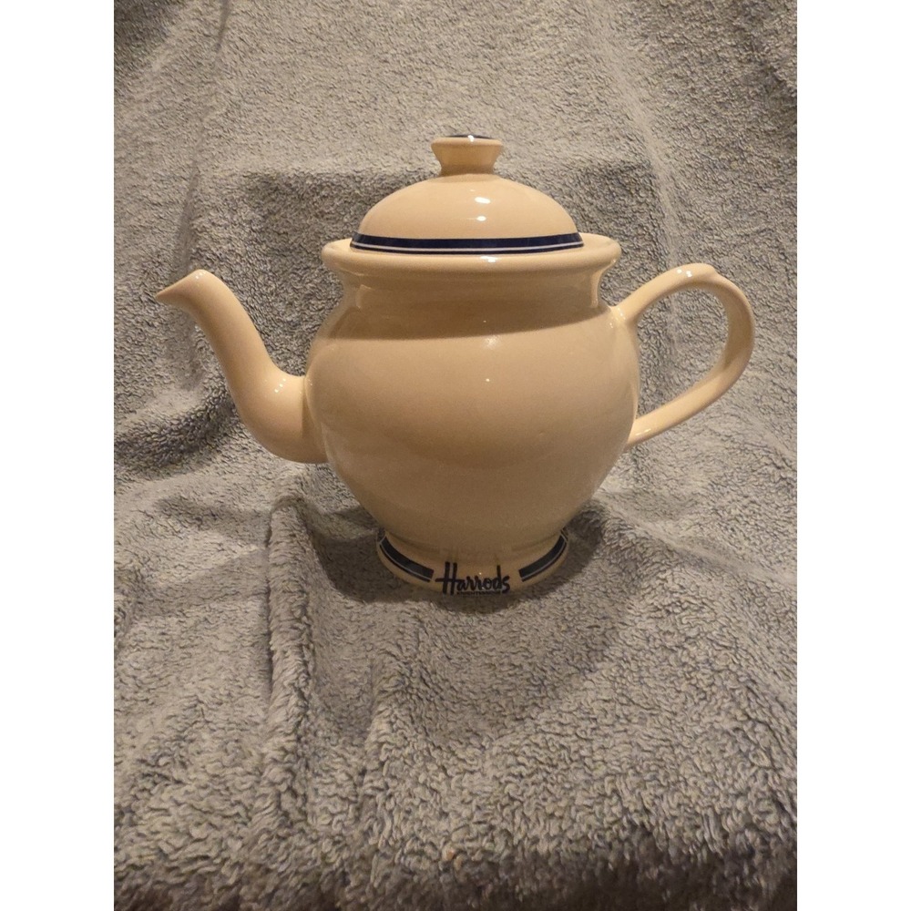 Harrods Knightsbridge Cream Ceramic Teapot 1849 Blue Accents Kitchen